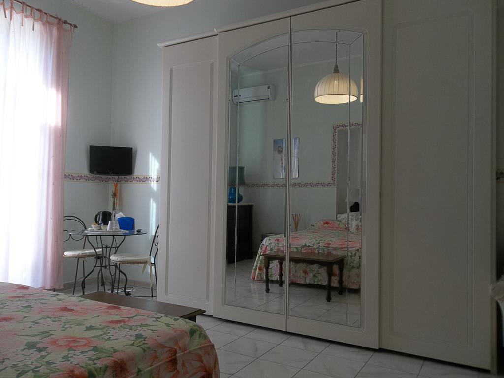 B&B Chez Caroline Naples Extérieur photo